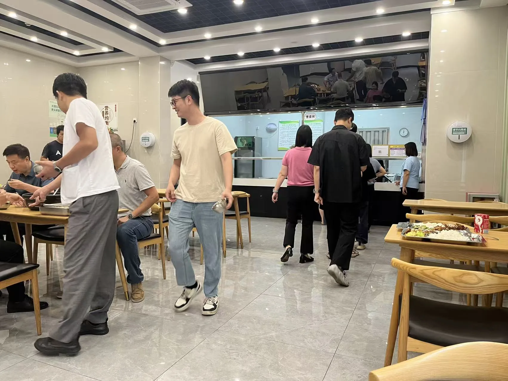 国万科技·红星堂-医院智慧食堂数据大屏实时监控系统