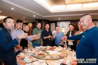 国万科技·红星堂-涟水商会2025新年团拜会祝酒8